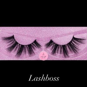 Lovely Sight Strip Lashes (LashBoss)